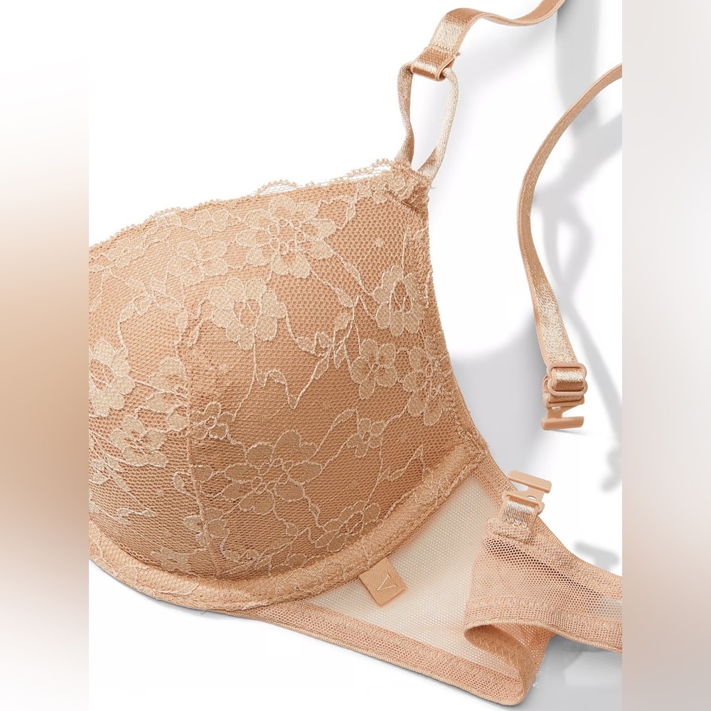 VICTORIA'S SECRET
Sexy Tee Posey Lace Push-Up Bra
